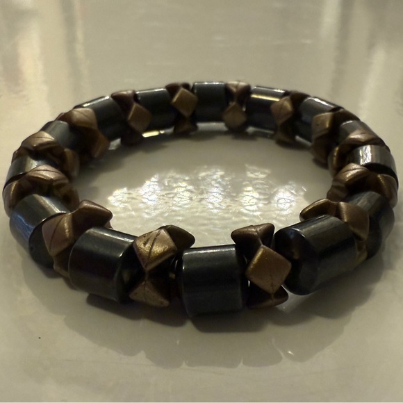 NWOT Black Beaded Stretch Bracelet - Picture 6 of 6